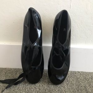 tap shoes